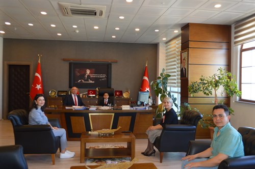  23 Nisan Ulusal Egemenlik ve Çocuk Bayramı Dolayısıyla Bir Öğrencimiz Bir Günlüğüne Kaymakamlık Koltuğunu Devraldı.